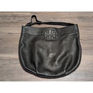 Tory Burch Amanda Hobo Bag Black Pebbled Leather Gold Hardware Logo Shoulder Bag